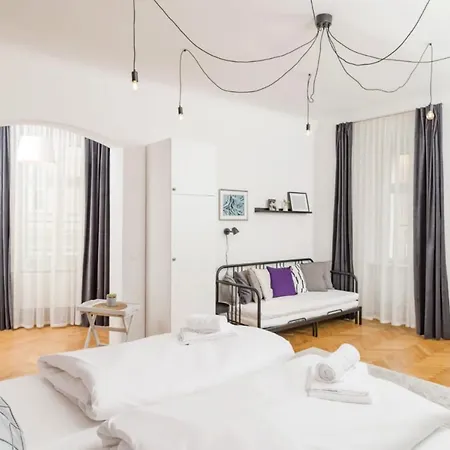 Bed and breakfast Luxury 3-bedrooms Hilt