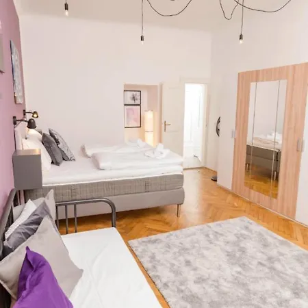 Bed and Breakfast Luxury 3-bedrooms Hilt *